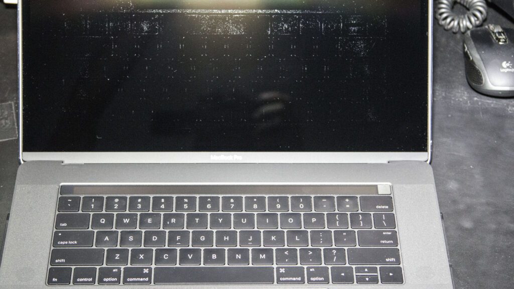 menghilangkan bekas keyboard di layar